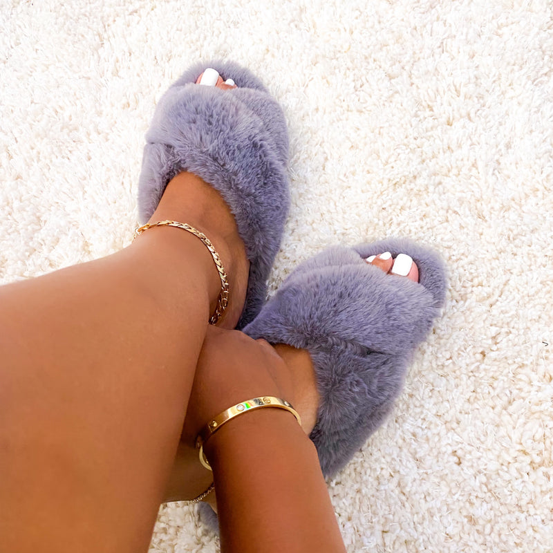 Fluffy slippers (grey)